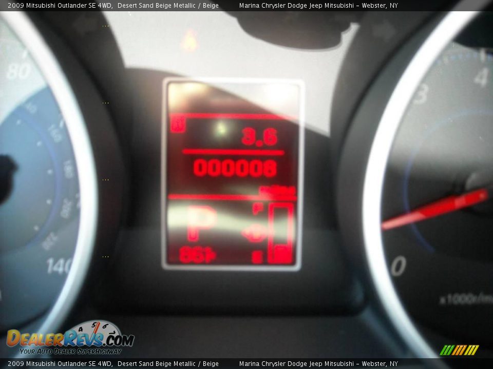 2009 Mitsubishi Outlander SE 4WD Desert Sand Beige Metallic / Beige Photo #24