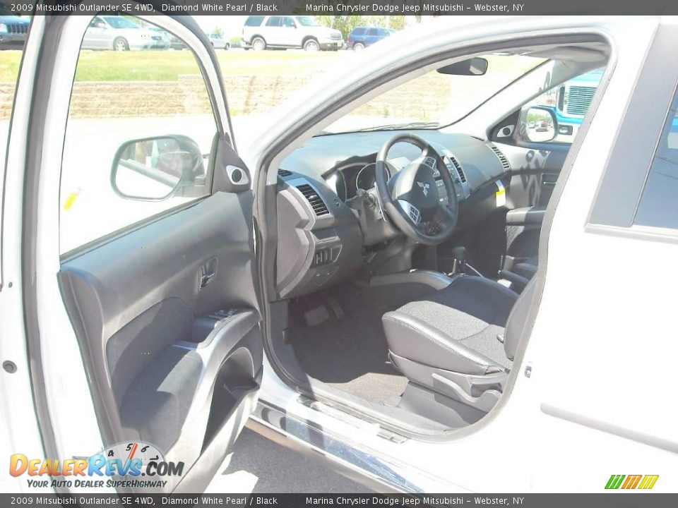 2009 Mitsubishi Outlander SE 4WD Diamond White Pearl / Black Photo #15