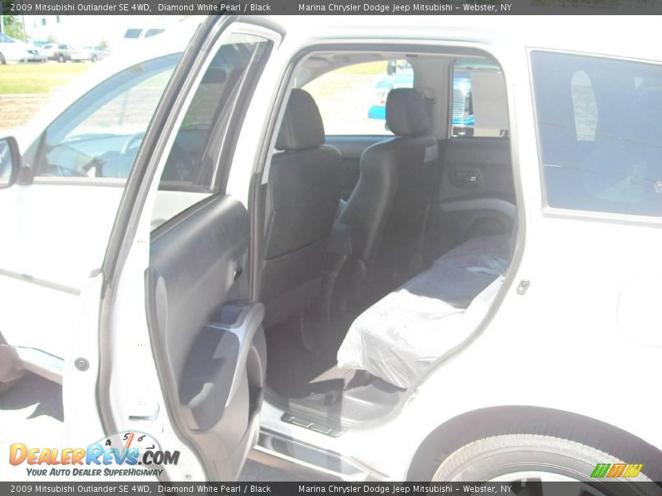 2009 Mitsubishi Outlander SE 4WD Diamond White Pearl / Black Photo #16