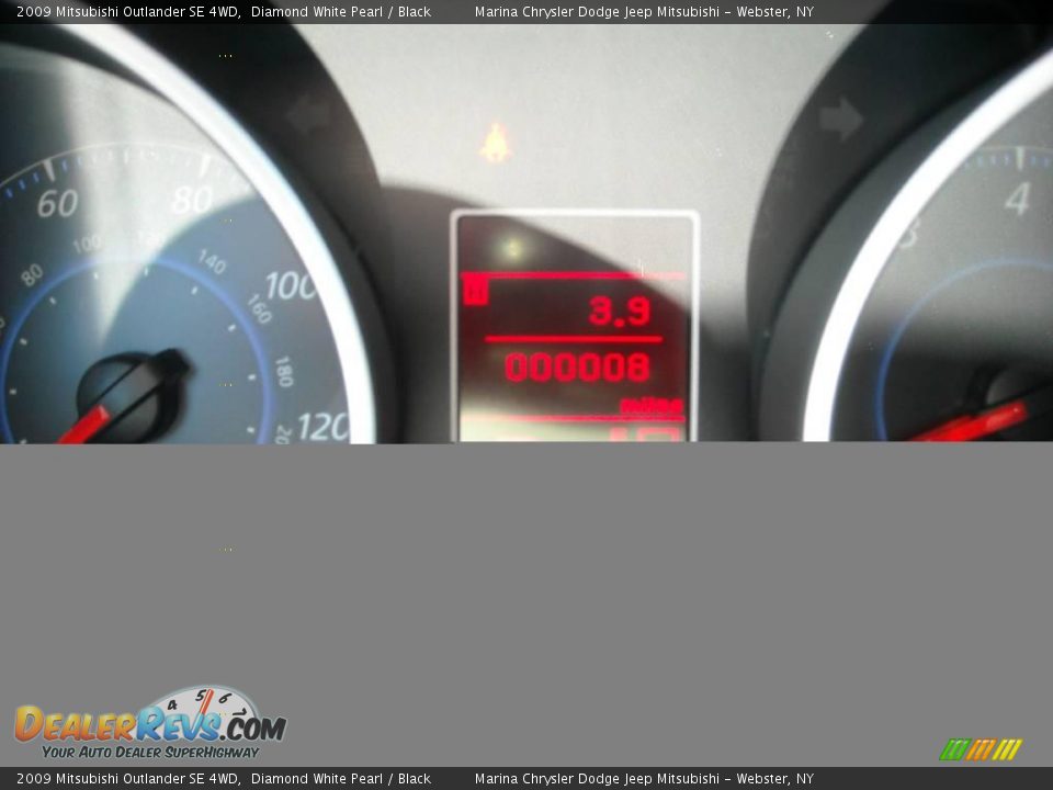 2009 Mitsubishi Outlander SE 4WD Diamond White Pearl / Black Photo #23