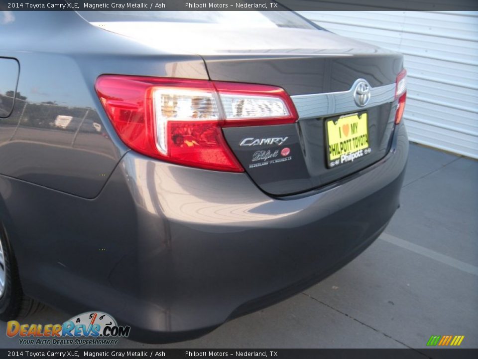 2014 Toyota Camry XLE Magnetic Gray Metallic / Ash Photo #20