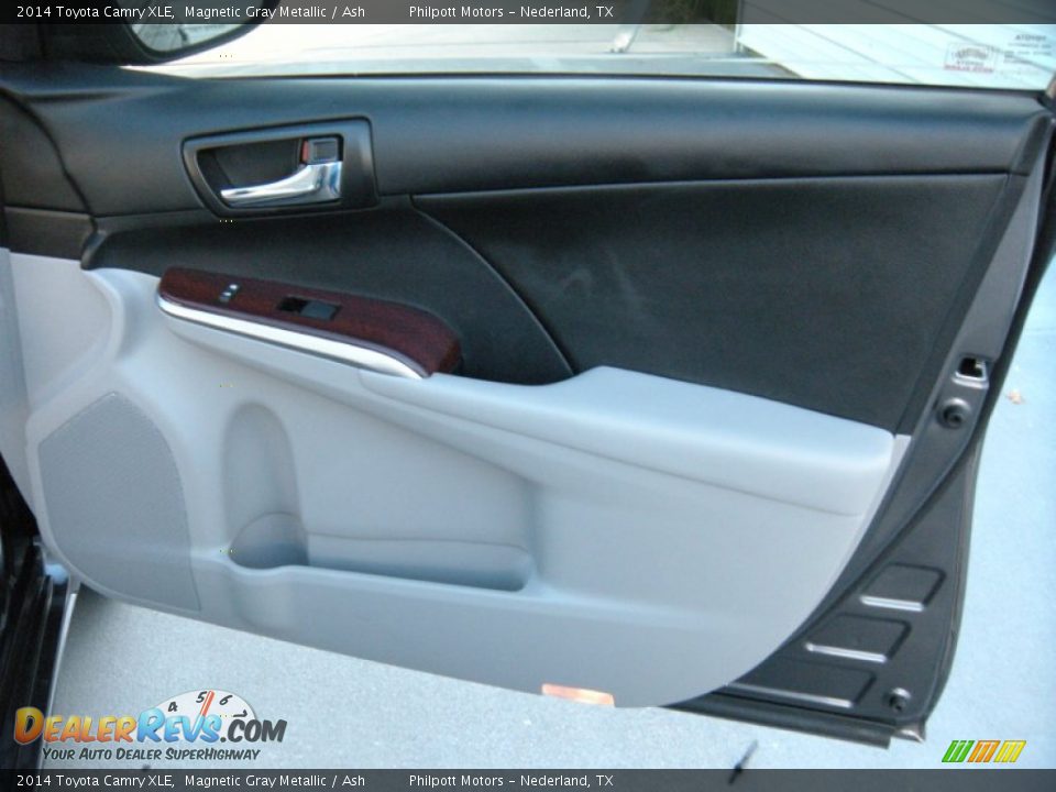 2014 Toyota Camry XLE Magnetic Gray Metallic / Ash Photo #24