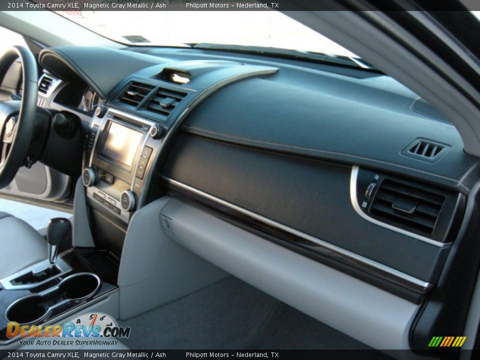 2014 Toyota Camry XLE Magnetic Gray Metallic / Ash Photo #25