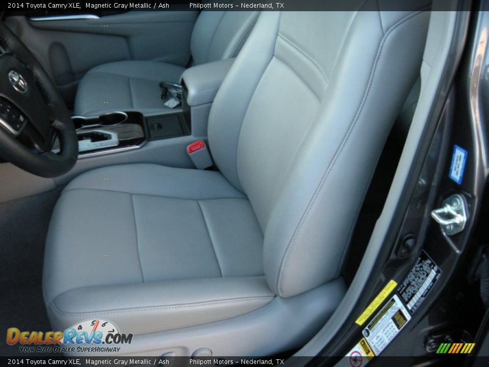 2014 Toyota Camry XLE Magnetic Gray Metallic / Ash Photo #34