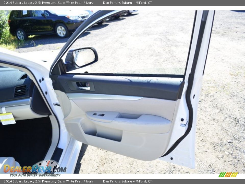 2014 Subaru Legacy 2.5i Premium Satin White Pearl / Ivory Photo #17