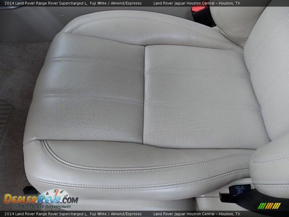 2014 Land Rover Range Rover Supercharged L Fuji White / Almond/Espresso Photo #36