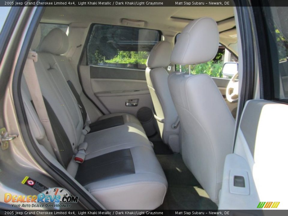 2005 Jeep Grand Cherokee Limited 4x4 Light Khaki Metallic / Dark Khaki/Light Graystone Photo #18