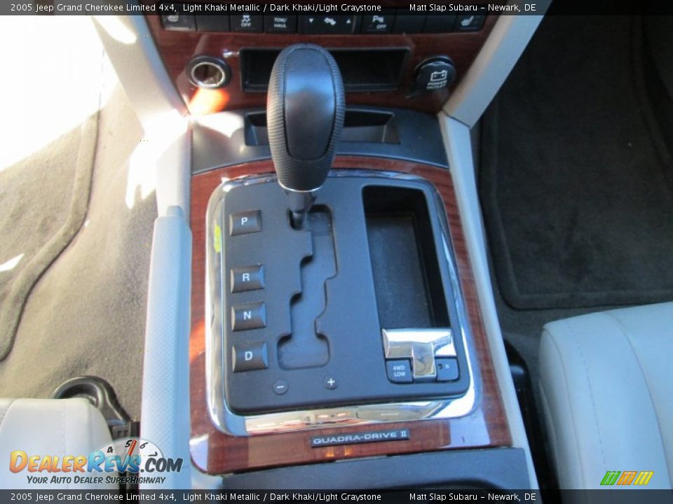 2005 Jeep Grand Cherokee Limited 4x4 Light Khaki Metallic / Dark Khaki/Light Graystone Photo #26