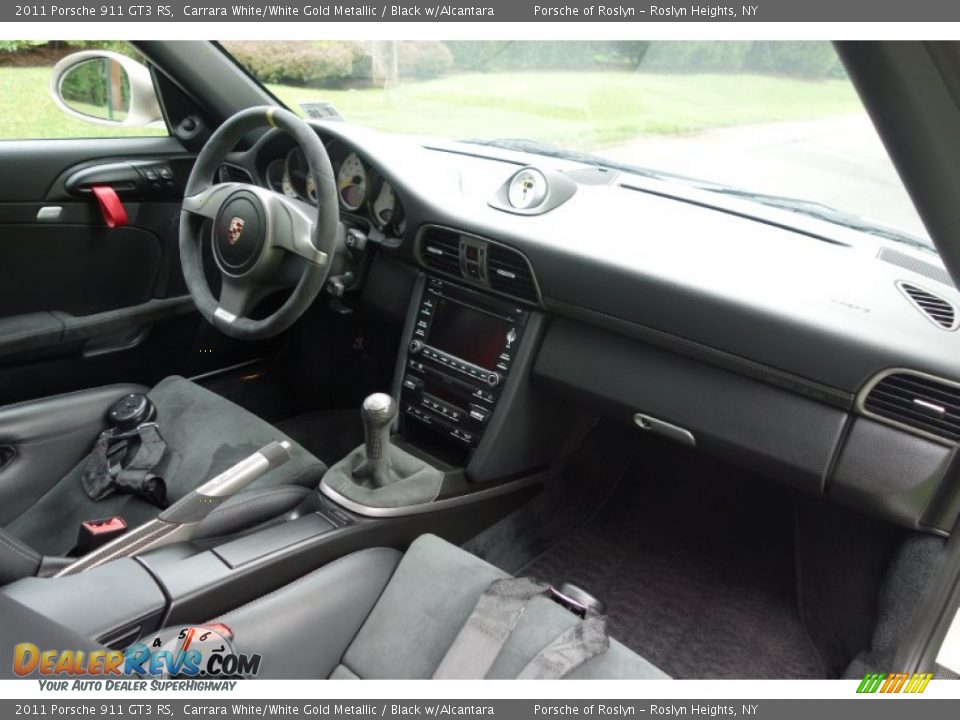 Dashboard of 2011 Porsche 911 GT3 RS Photo #17