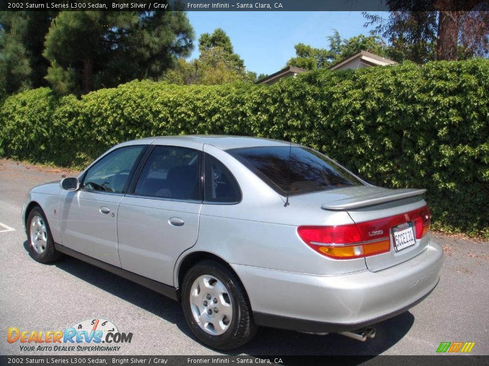 2002 Saturn L Series L300 Sedan Bright Silver / Gray Photo #3