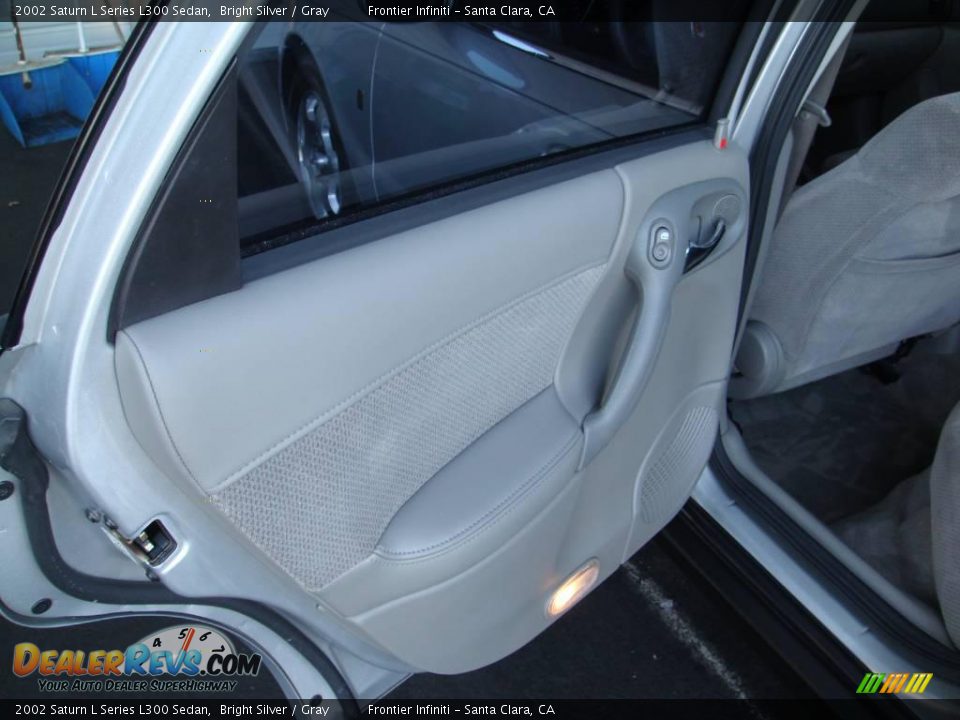 2002 Saturn L Series L300 Sedan Bright Silver / Gray Photo #14
