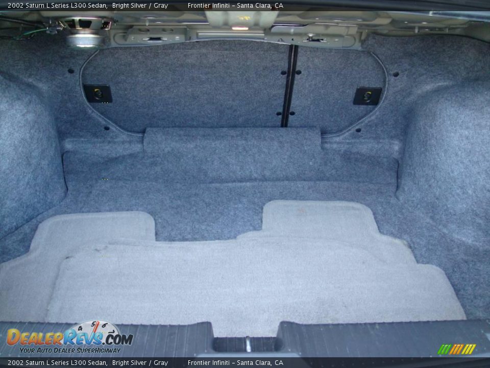 2002 Saturn L Series L300 Sedan Bright Silver / Gray Photo #18