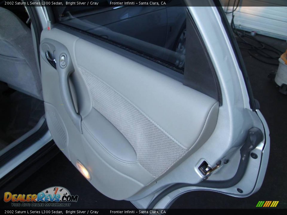 2002 Saturn L Series L300 Sedan Bright Silver / Gray Photo #20