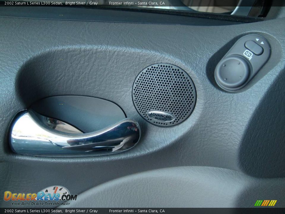 2002 Saturn L Series L300 Sedan Bright Silver / Gray Photo #27