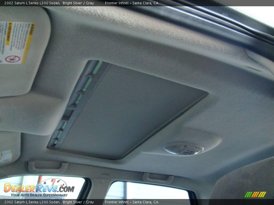 2002 Saturn L Series L300 Sedan Bright Silver / Gray Photo #28