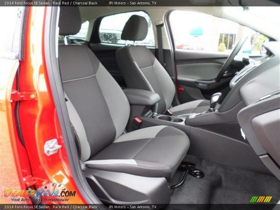 2014 Ford Focus SE Sedan Race Red / Charcoal Black Photo #9