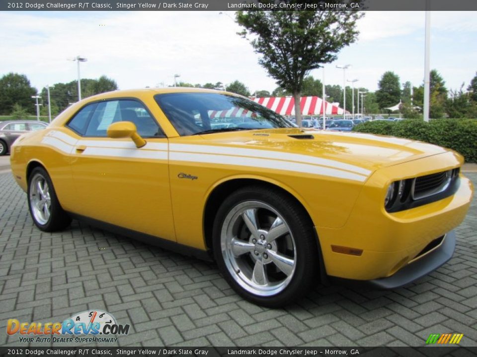 Front 3/4 View of 2012 Dodge Challenger R/T Classic Photo #7