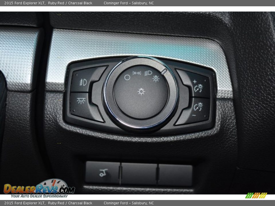2015 Ford Explorer XLT Ruby Red / Charcoal Black Photo #25