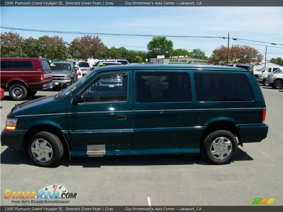 1995 Plymouth Grand Voyager SE Emerald Green Pearl / Gray Photo #2