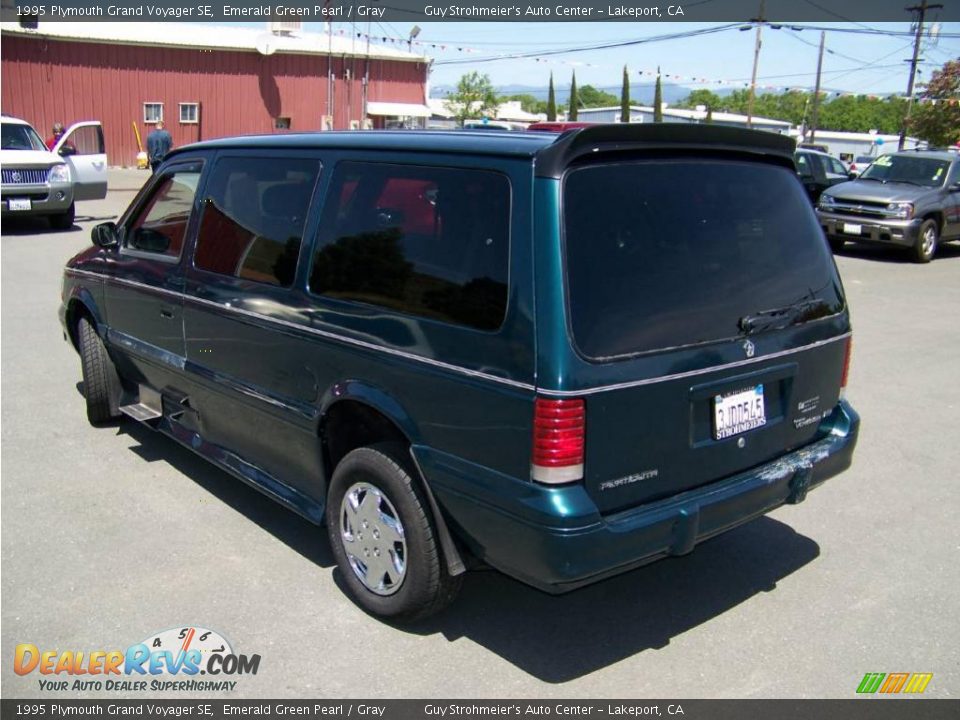 1995 Plymouth Grand Voyager SE Emerald Green Pearl / Gray Photo #3