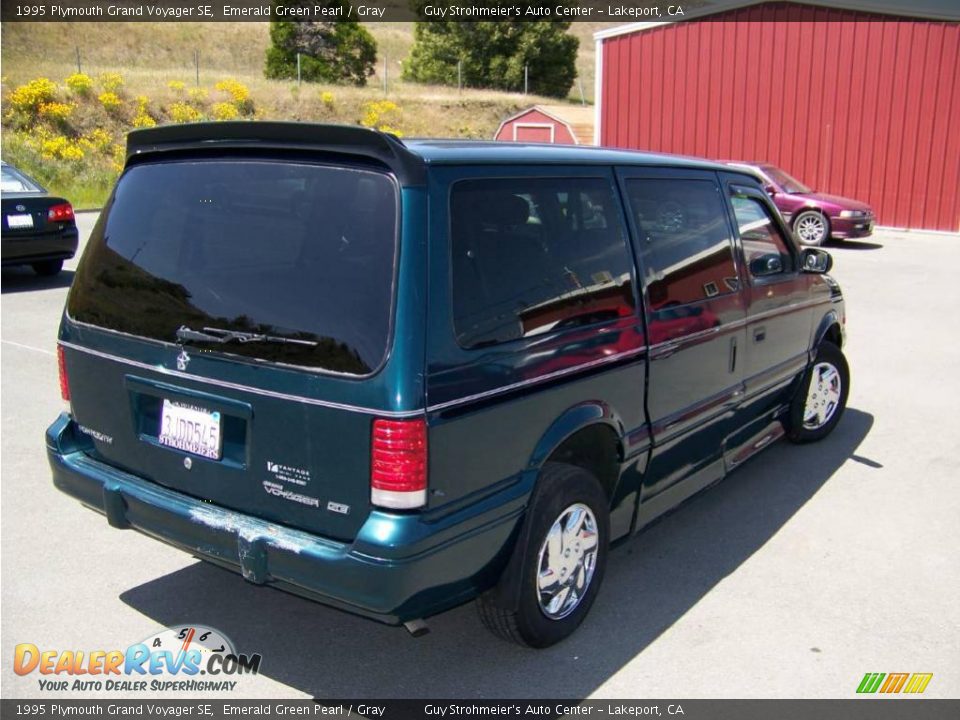 1995 Plymouth Grand Voyager SE Emerald Green Pearl / Gray Photo #5