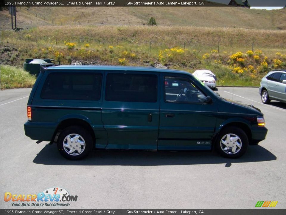 1995 Plymouth Grand Voyager SE Emerald Green Pearl / Gray Photo #6