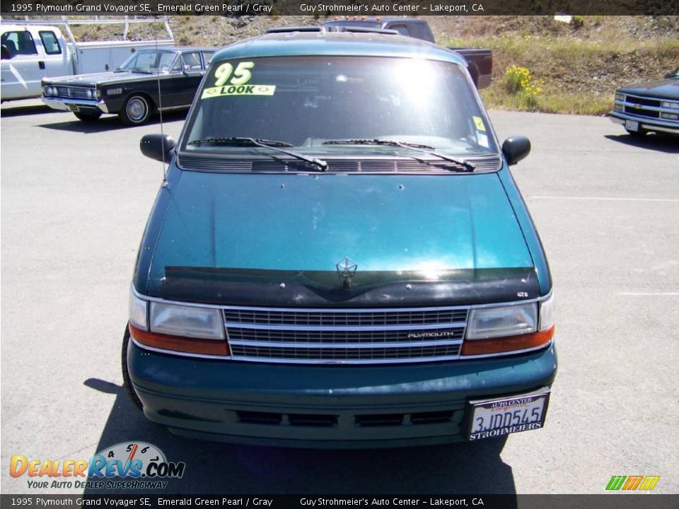 1995 Plymouth Grand Voyager SE Emerald Green Pearl / Gray Photo #8