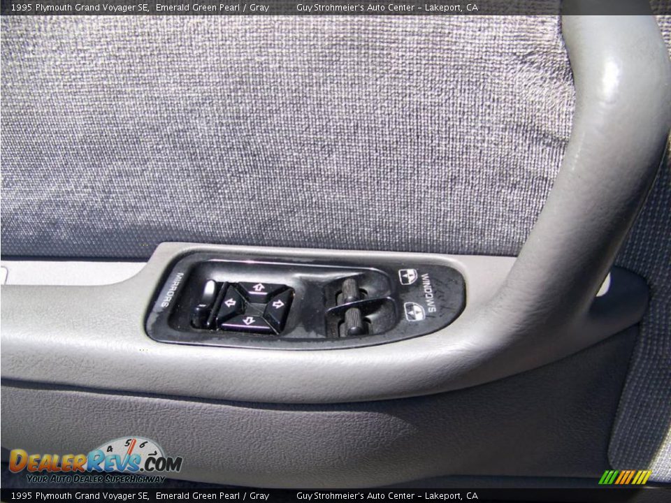 1995 Plymouth Grand Voyager SE Emerald Green Pearl / Gray Photo #10
