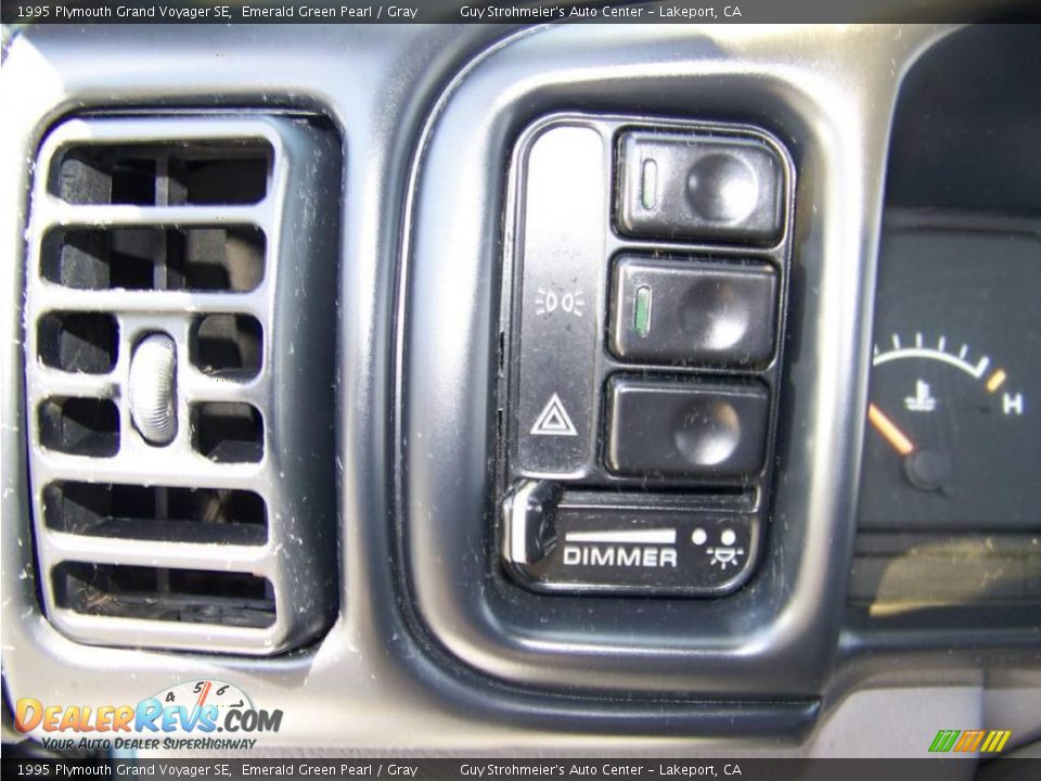 1995 Plymouth Grand Voyager SE Emerald Green Pearl / Gray Photo #11