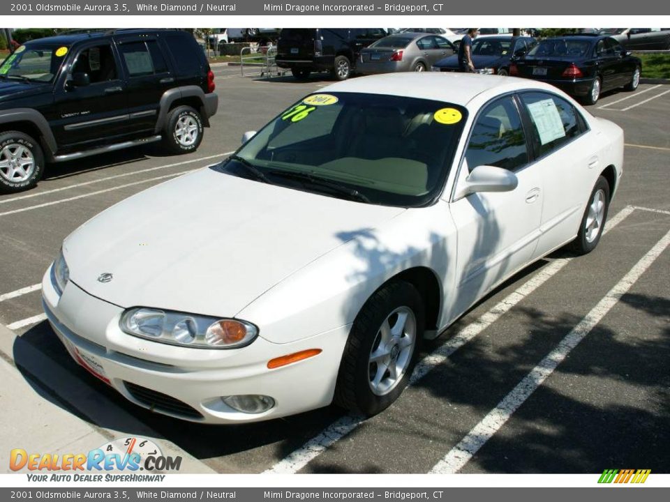2001 Oldsmobile Aurora 3.5 White Diamond / Neutral Photo #1