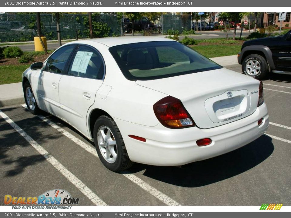 2001 Oldsmobile Aurora 3.5 White Diamond / Neutral Photo #7