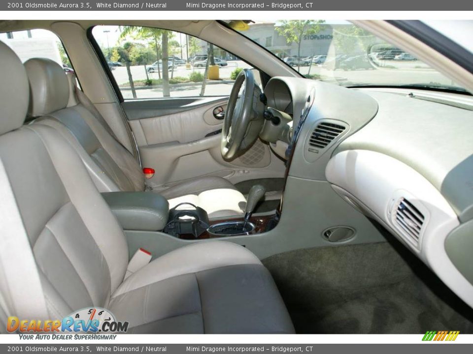 2001 Oldsmobile Aurora 3.5 White Diamond / Neutral Photo #18
