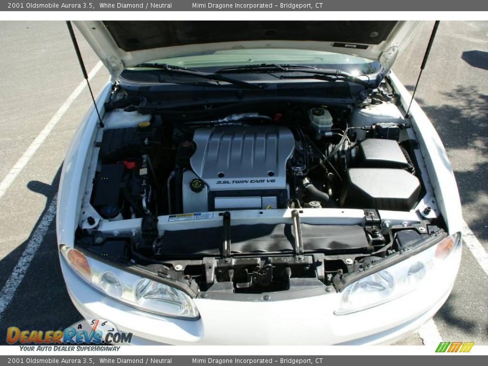 2001 Oldsmobile Aurora 3.5 White Diamond / Neutral Photo #20