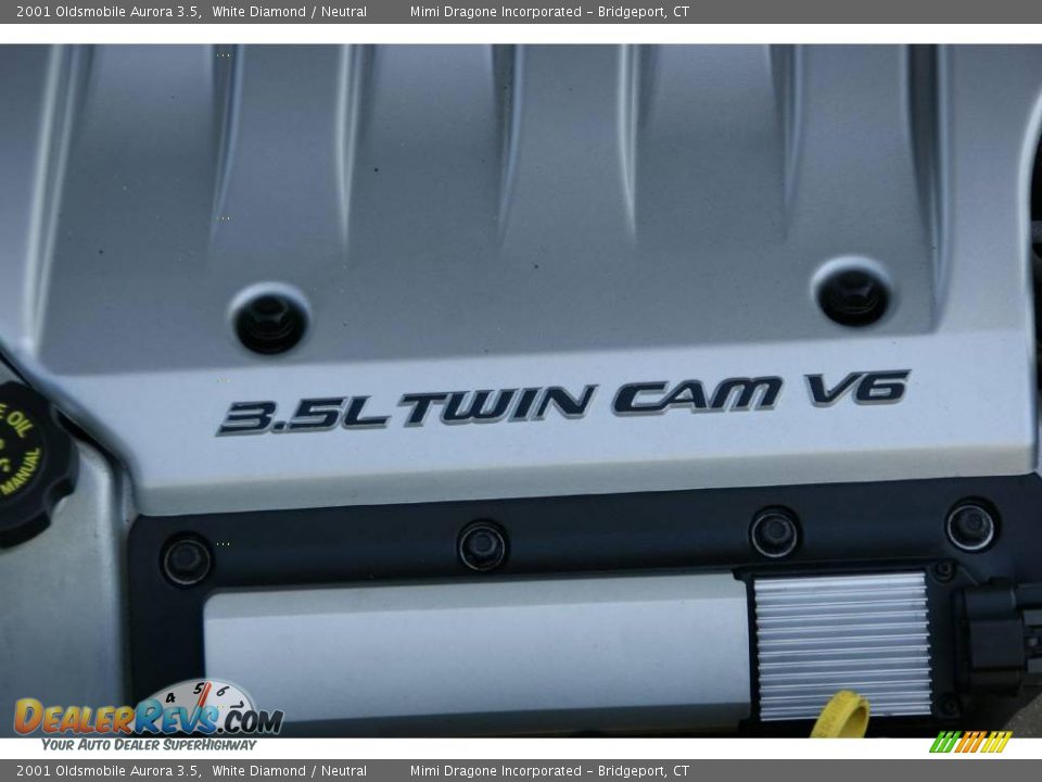 2001 Oldsmobile Aurora 3.5 White Diamond / Neutral Photo #21