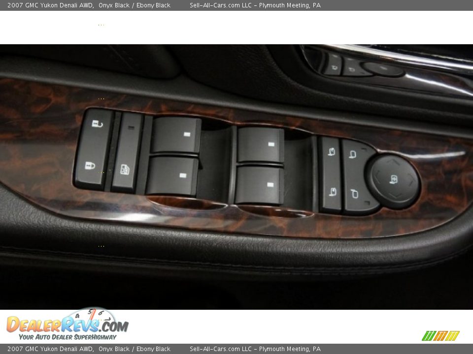2007 GMC Yukon Denali AWD Onyx Black / Ebony Black Photo #33