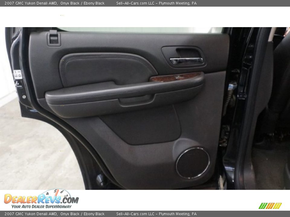 2007 GMC Yukon Denali AWD Onyx Black / Ebony Black Photo #35