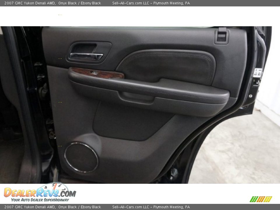 2007 GMC Yukon Denali AWD Onyx Black / Ebony Black Photo #36