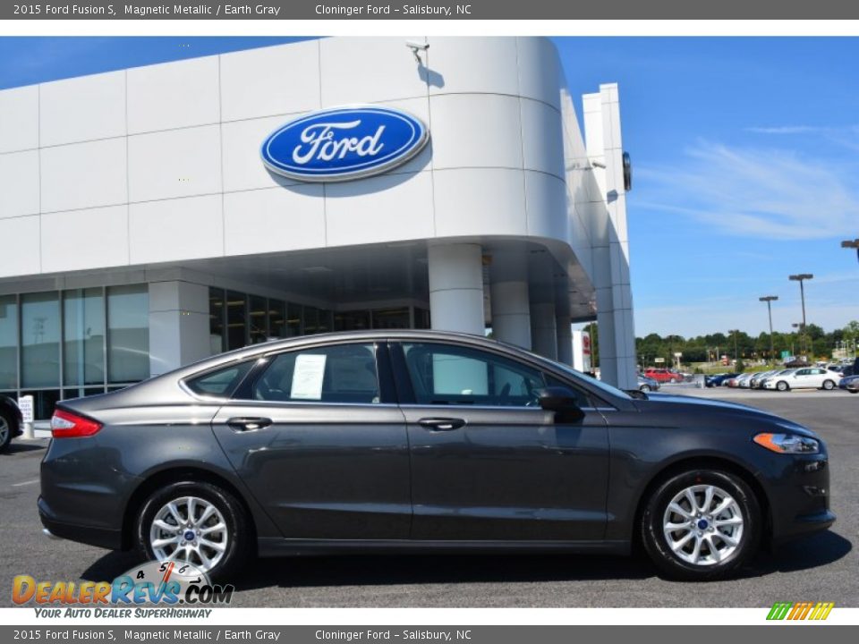 2015 Ford Fusion S Magnetic Metallic / Earth Gray Photo #2