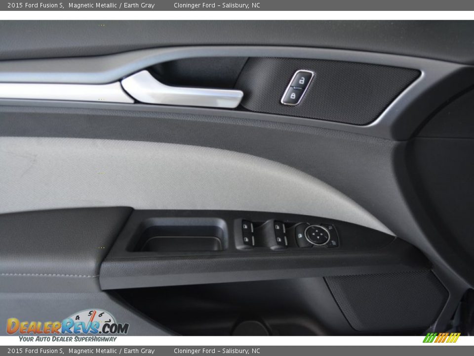2015 Ford Fusion S Magnetic Metallic / Earth Gray Photo #5