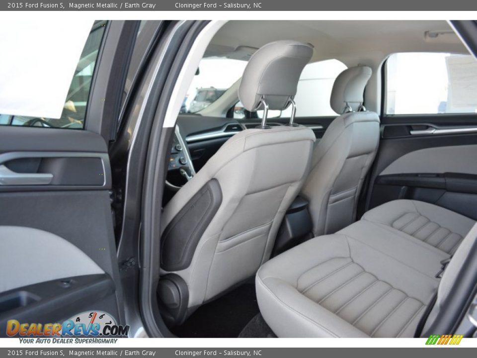 2015 Ford Fusion S Magnetic Metallic / Earth Gray Photo #8