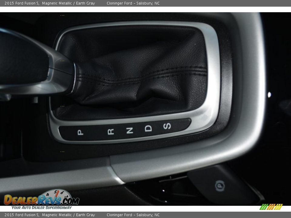 2015 Ford Fusion S Magnetic Metallic / Earth Gray Photo #16