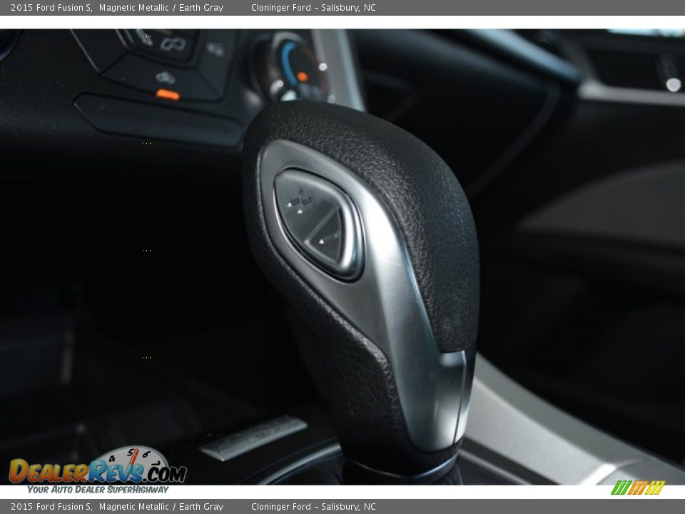 2015 Ford Fusion S Magnetic Metallic / Earth Gray Photo #17