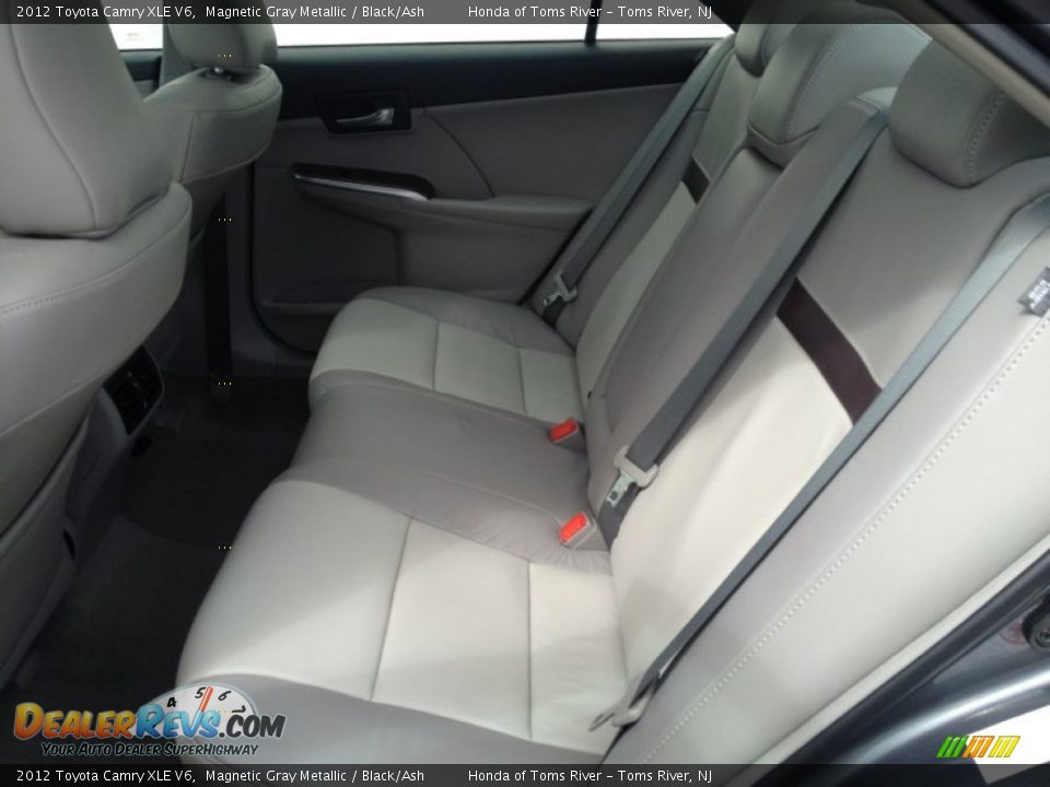 2012 Toyota Camry XLE V6 Magnetic Gray Metallic / Black/Ash Photo #10