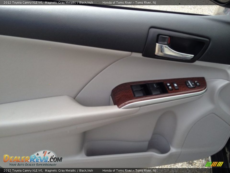 2012 Toyota Camry XLE V6 Magnetic Gray Metallic / Black/Ash Photo #13