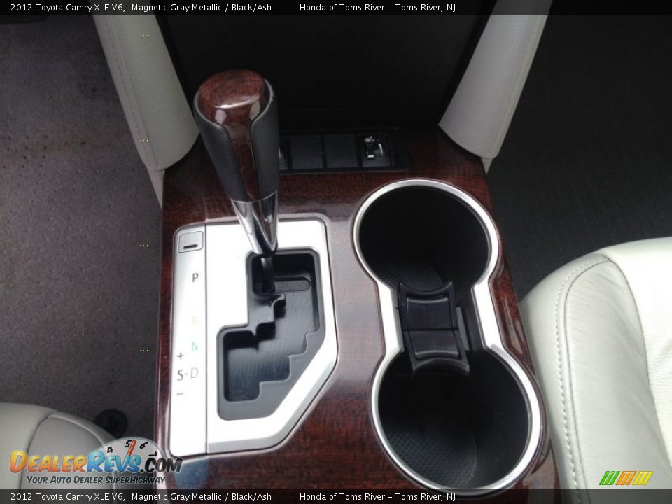 2012 Toyota Camry XLE V6 Magnetic Gray Metallic / Black/Ash Photo #17