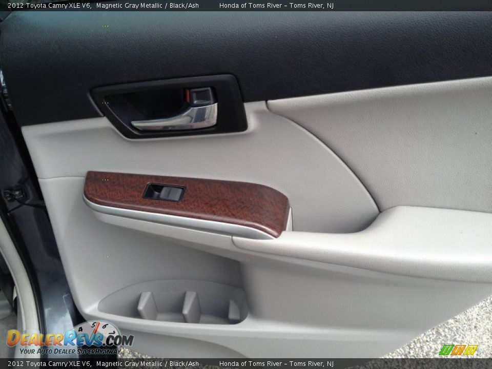 2012 Toyota Camry XLE V6 Magnetic Gray Metallic / Black/Ash Photo #27