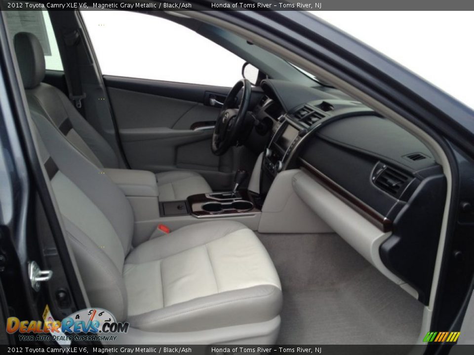 2012 Toyota Camry XLE V6 Magnetic Gray Metallic / Black/Ash Photo #32