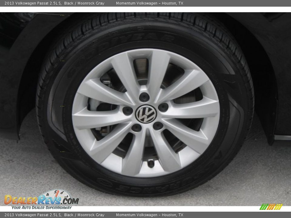 2013 Volkswagen Passat 2.5L S Black / Moonrock Gray Photo #4
