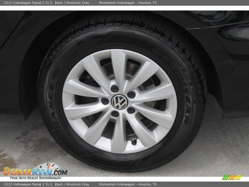 2013 Volkswagen Passat 2.5L S Black / Moonrock Gray Photo #6
