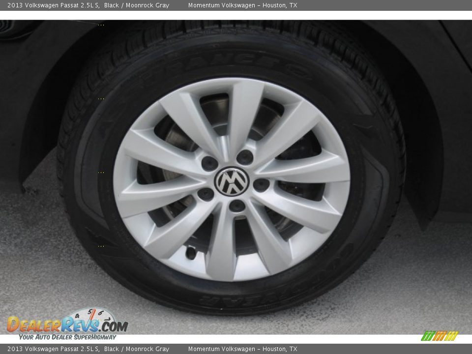 2013 Volkswagen Passat 2.5L S Black / Moonrock Gray Photo #10